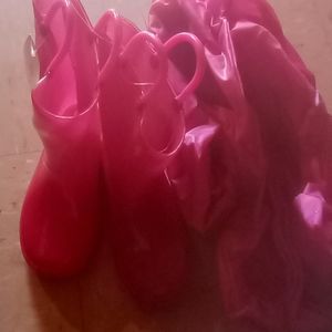 Rain boots size T9 with rain coat size6